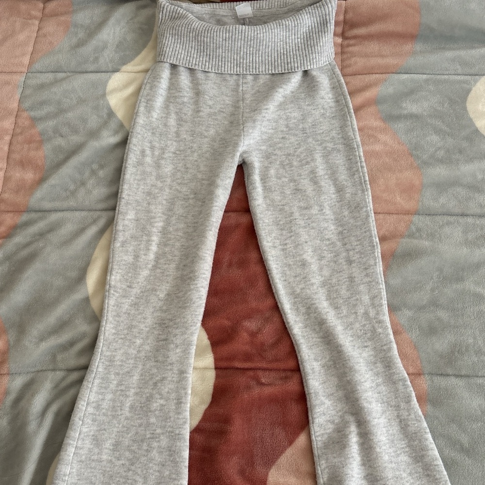 Gilly Hicks Light Gray Women’s Flared Leggings
